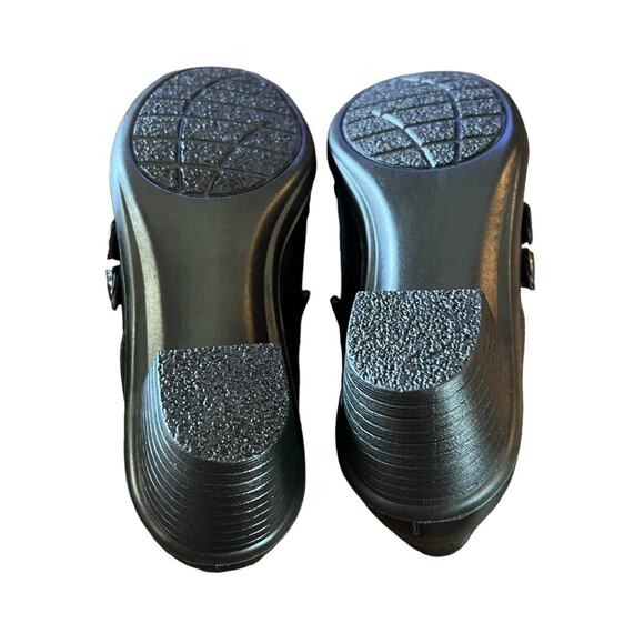 Easy Street Stroll Comfort Ankle Bootie Buckle Strap NEW Size 9 NARROW - Picture 10 of 11